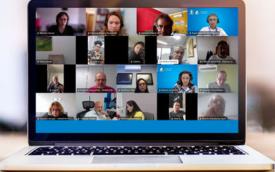 Imagem de uma tela de computador com dirigentes e representantes da Caixa em reunião virtual