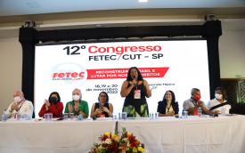 Ivone Silva na mesa de abertura do 12º Congresso da Fetec/CUT-SP