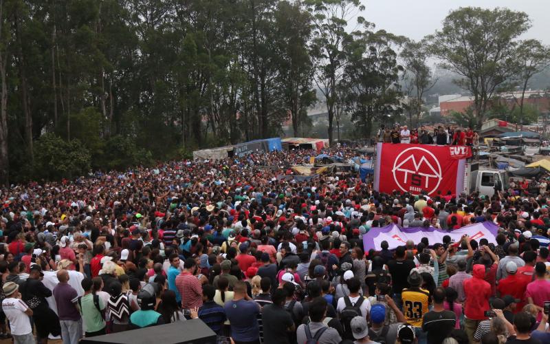 Assembleias gigantes decidem rumos do acampamento; MTST cobra solução negociada para terreno abandonado há mais de 30 anos, há um mês está ocupado por milhares de famílias Foto: Roberto Parizotti/CUT