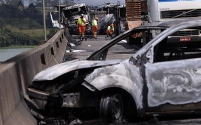 Acidentes em rodovias federais, que vitimaram 69 mil em 2018, devem aumentar com redução do número de radares Foto: DANILO VERPA/FOLHAPRESS