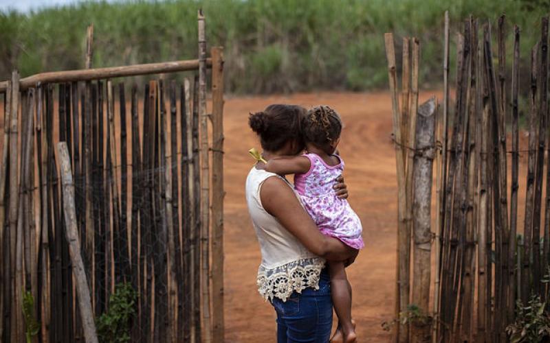 Dezenas de moradores relataram já sofrer com sintomas de intoxicação aguda por venenos agrícolas Foto: Marizilda Cruppé / Human Rights Watch
