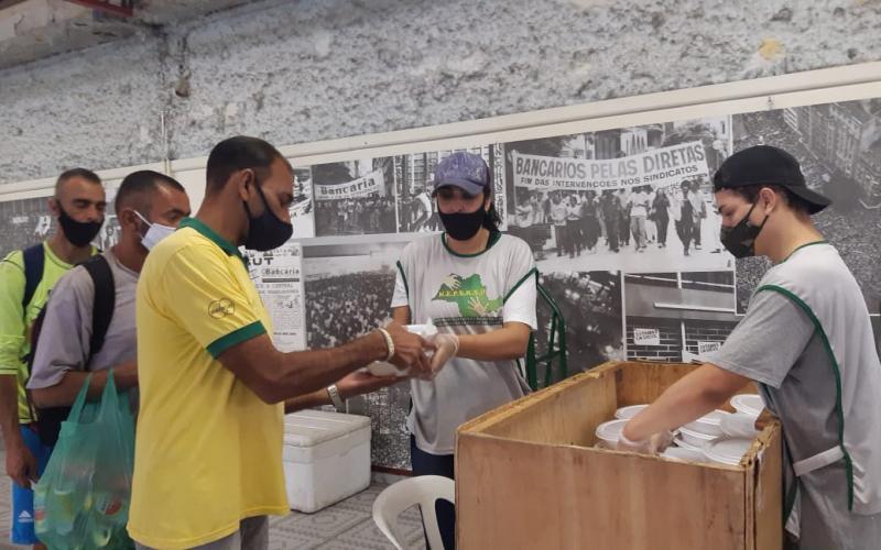 Distribuição de alimentos na Quadra ocorre desde agosto de 2020 Foto: divulgação