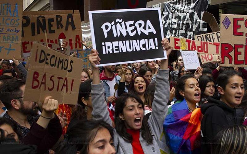 Barcelona: manifestações de espanhóis em solidariedade ao povo chileno que está em confronto à política do governo de Sebastian Piñera Foto: Tono Carbajo/Fotomovimiento
