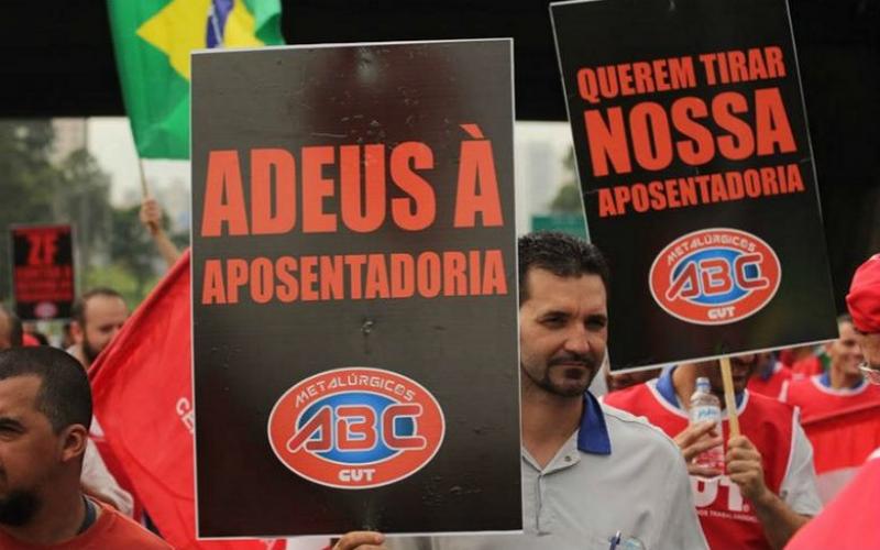 Ato deste sábado 8 é preparatório para a greve geral do dia 28 de abril Foto: Rodrigo Pinto / ABC Maior