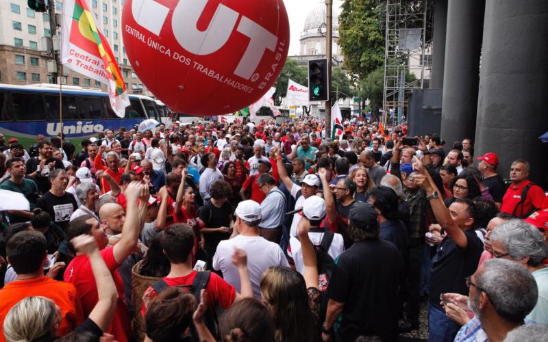 Brasil Soberano, é o que exigem os trabalhadores no ato Foto: CUT