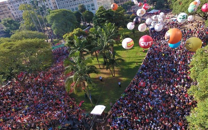 200 mil pessoas contra a reforma da Previdência, em ato pelo Dia do Trabalhador, no Vale do Anhangabaú Foto: Rodrigo Pilha
