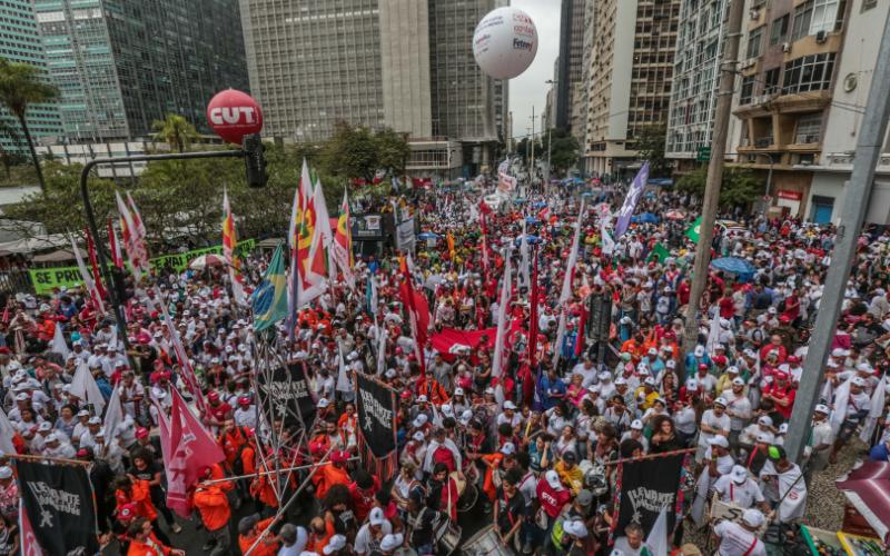 Ato em defesa das estatais e dos bancos públicos realizado em outubro, no Rio de Janeiro Foto: Francisco Proner Ramos