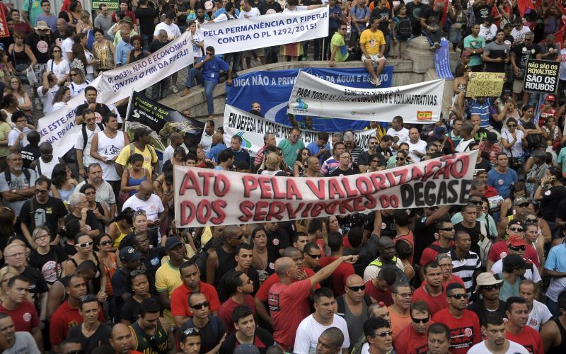 Protesto por valorização realizado por servidores estaduais do Rio Foto: Fernando Frazão / Agência Brasil