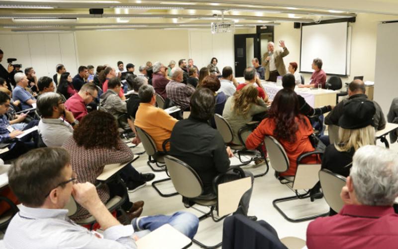 Durante o primeiro dia do Encontro Nacional dos Funcionários do Santander, os bancários debateram sobre os problemas que afetam a categoria e especificamente os trabalhadores do banco, mas também toda a sociedade. Foto: Jailton Garcia/Contraf-CUT