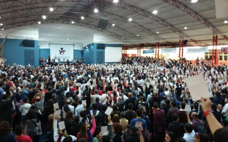 Bancários de São Paulo, em assembleia no dia 29 de agosto, aprovaram acordo para renovação da CCT. Poder de compra dos trabalhadores é principal impulso à economia Foto: Seeb-SP