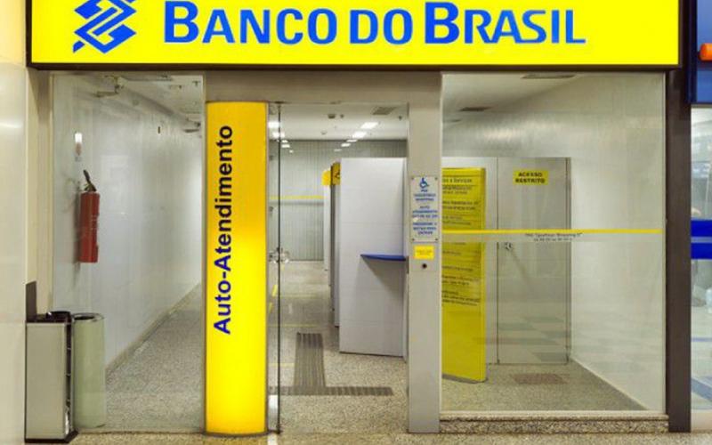 Banco do Brasil calcula economia de R$ 180 milhões com home office. Sindicatos temem que trabalhadores sejam ainda punidos com aumento da jornada no teletrabalho Imagem: EBC