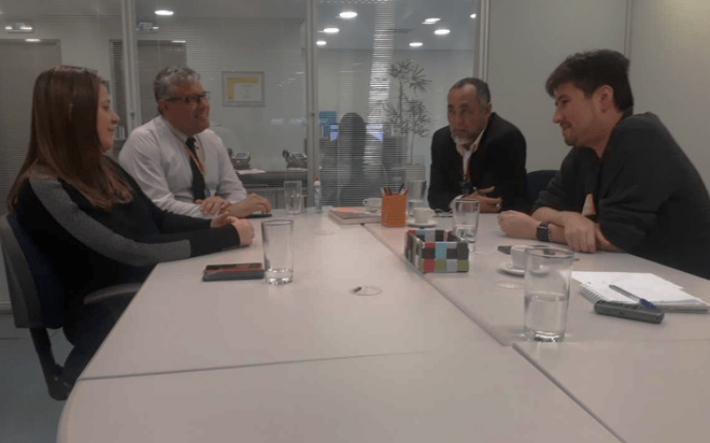 Dirigentes sindicais João Fukunaga e Ernesto Izumi cobram esclarecimentos sobre a nova reestruturação no BB Foto: Seeb-SP
