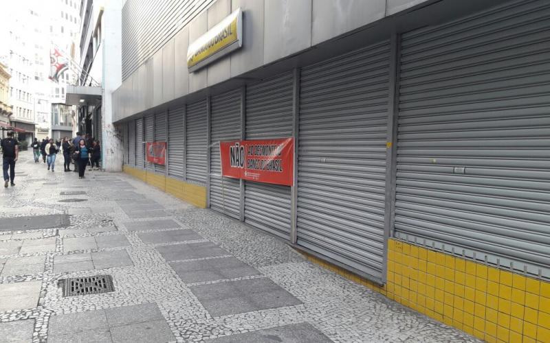 Fechamento de agências compromete o atendimento Foto: Arquivo / Seeb-SP