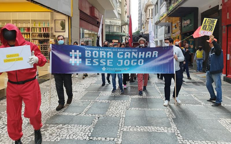 Bancários percorrem o centro de São Paulo para marcar o lançamento da Campanha Nacional dos Bancários 2022 Bancários percorrem o centro de São Paulo para marcar o lançamento da Campanha Nacional dos Bancários 2022
