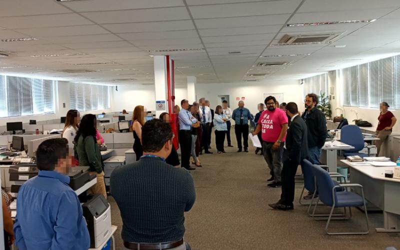 Dirigentes se reúnem com empregados da Superintendência Regional Penha Foto: Seeb-SP