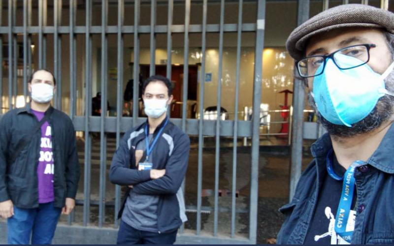 Dirigentes Chico Pugliesi (à direita), Leonardo Quadros (centro) e Renato Perez protestam na CPTI pelo correto pagamento da PLR Social