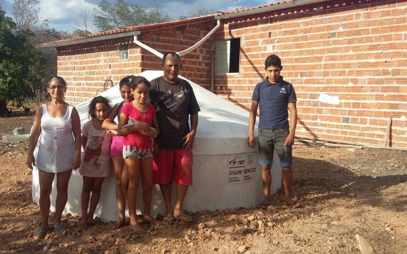 As cisternas são fundamentais para a sobrevivência das famílias no sertão nordestino Foto: Divulgação/Comitê Betinho