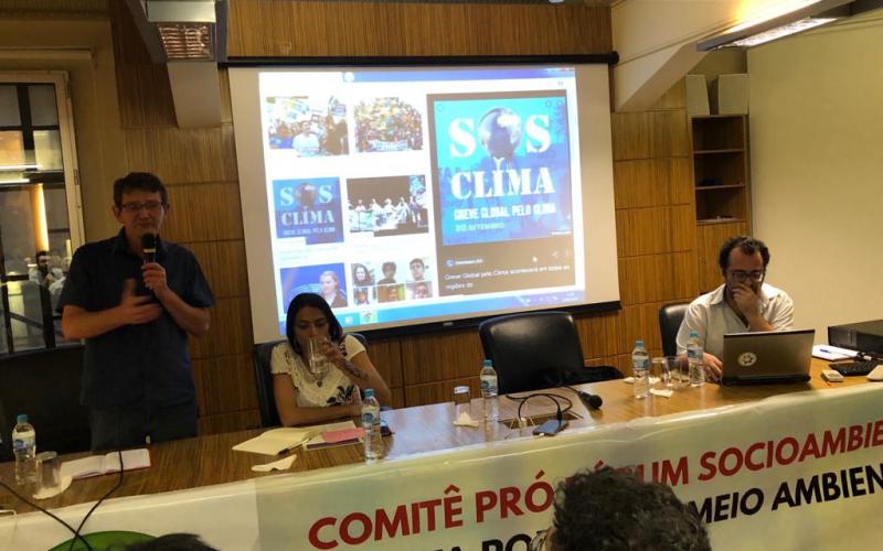 Plenária que antecedeu a Greve pelo Clima, na sexta 20 Foto: Seeb