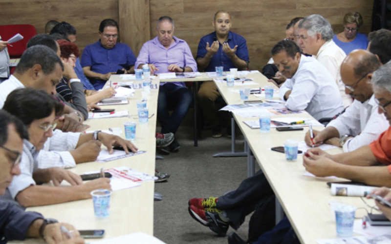 Centrais sindicais definiram estado de greve e estratégias contra a reforma em reunião na sexta 8 Foto: Roberto Parizotti