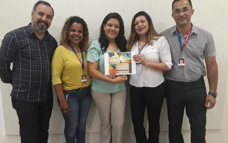 Deise Araujo, sindicalizada desde 2002, foi uma ganhadores do vale-viagem no valor de R$ 1 mil no programa de webTV Clube de Vantagens Foto: Seeb-SP