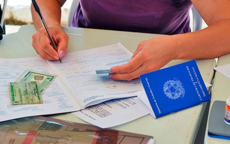 A taxa de desemprego registrou uma leve queda (0,7%) no trimestre de abril a junho, mas continua alta (12,0%) e atinge 12,8 milhões de trabalhadores Foto: REPRODUÇÃO ÁDRIA DE SOUZA, PREFEITURA DE OLINDA