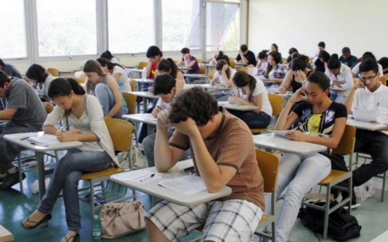 Estudantes agora terão que correr uma maratona para recuperar o tempo perdido com a paralisação das aulas Imagem: EBC