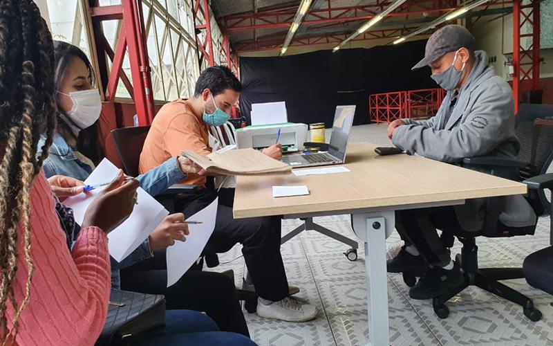Pessoas em situação de rua recebem atendimento que visam cidadania