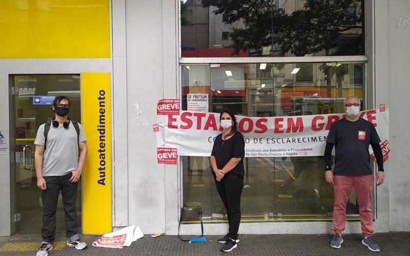 Bancários de São Paulo paralisaram diversas agências e departamentos Foto: Seeb-SP