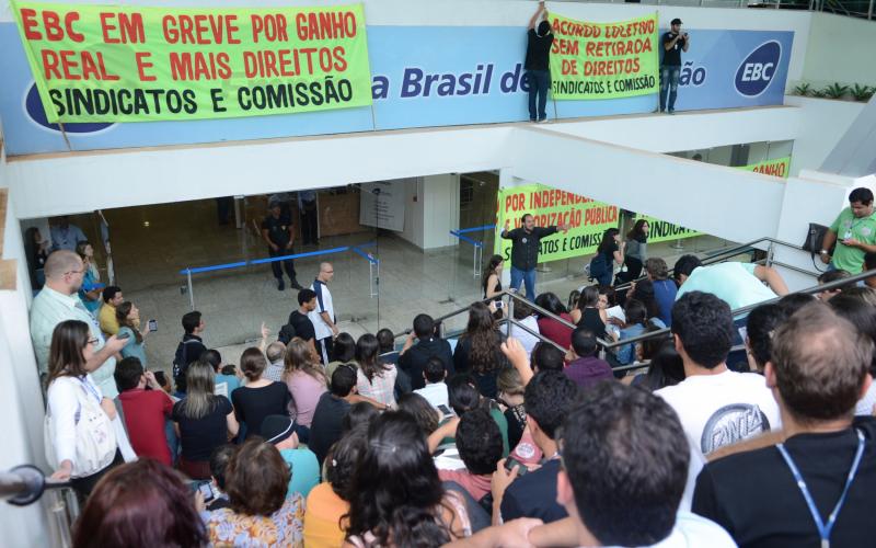 Jornalistas e radialistas paralisam atividades contra censura e retirada de direitos Foto; EBC
