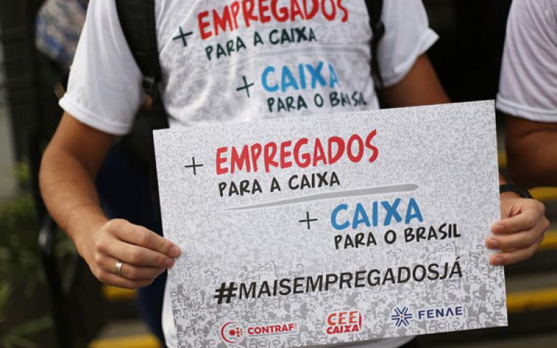Ato na região da Paulista cobra mais contrações na Caixa Foto: Danilo Ramos