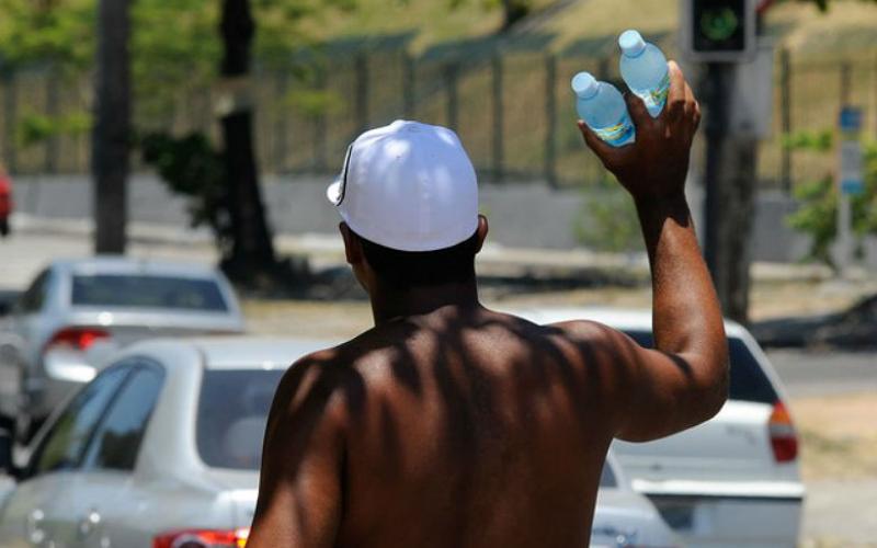 Número de trabalhadores informais é maior que o de empregados com carteira assinada Foto: Tânia Rego/Agência Brasil
