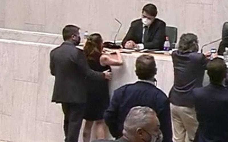 Vídeo mostra o momento exato da agressão Foto: Reprodução
