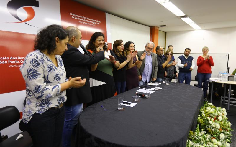 Posse da nova diretoria do Sindicato reuniu representantes de entidades do setor bancário e das maiores centrais sindicais do país Foto: Juca Varella