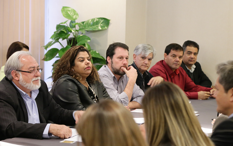 Ivone Silva, do Comando Nacional dos Bancários, em reunião com a federação dos bancos: trabalhadores querem termo de compromisso para proteger empregos e direitos conquistados na luta Foto: Jailton Garcia / Contraf-CUT