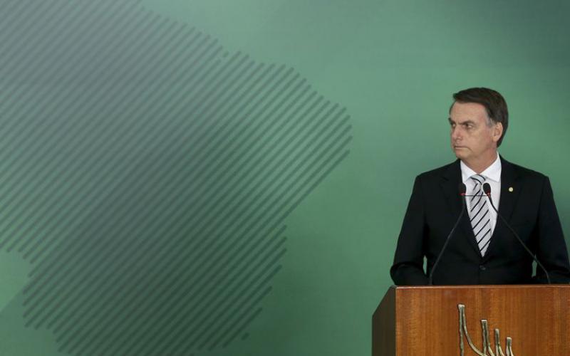 O presidente Jair Bolsonaro se aposentou aos 33 anos de idade, mas quer que você trabalhe até os 65 anos Foto: Wilson Dias/Agência Brasil