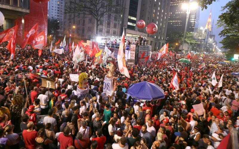No dia 15 de março, cerca de 1 milhão foram às ruas em defesa de direitos Foto: Juca Varella (arquivo)