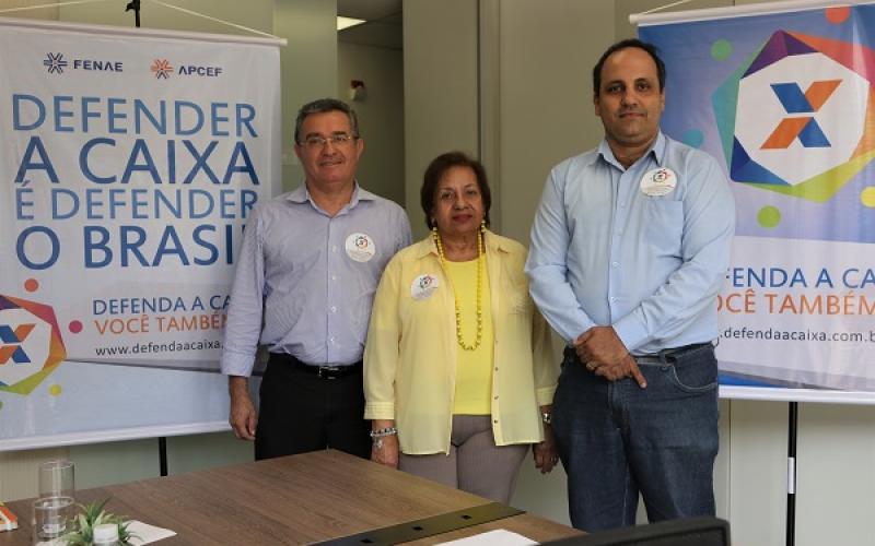 Jair Ferreira, presidente da Fenae (esq), com dirigentes no lançamento do Comitê Nacional em Defesa da Caixa Foto: Fenae