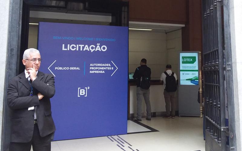 Porta de entrada da B3 (bolsa de valores de São Paulo, palco da entrega de uma fatia da Caixa Foto: Seeb-SP