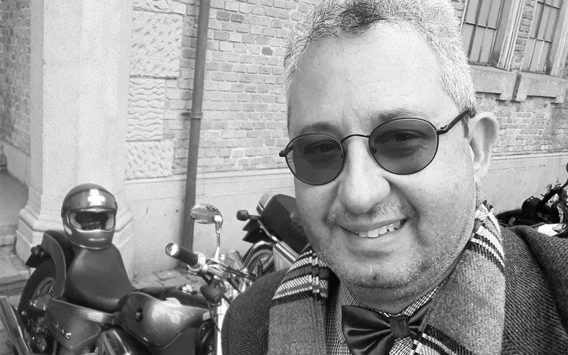 Bancário Weber Abuassi, morto por covid, foi contaminado poucos dias antes do início da vacinação para sua faixa etária (foto: Facebook) Foto do bancário do Santander Weber Abuassi