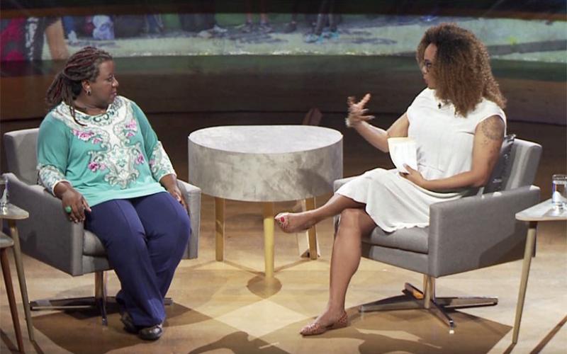 Macaé Evaristo, secretária estadual de Educação de Minas Gerais, e a apresentadora do 'Entre Vistas', Carol Pinho Imagem: TVT