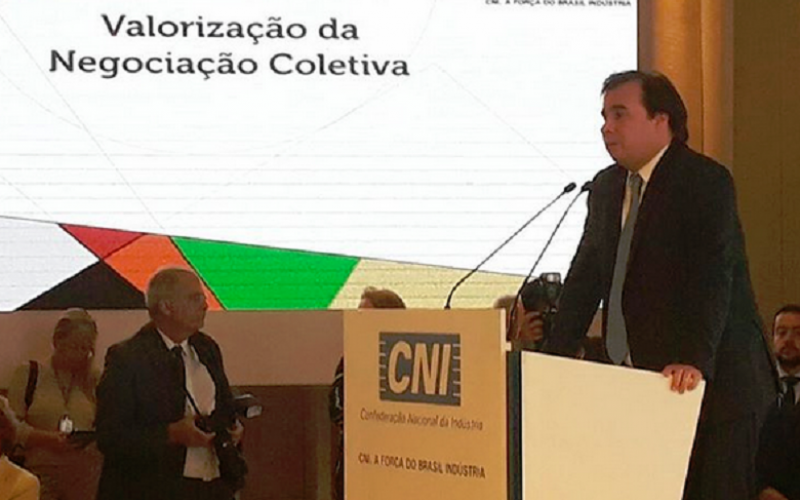 "Terceirização é um marco histórico para o Brasil, e a reforma trabalhista também será", disse Rodrigo Maia Foto: Reprodução Instagram / CNI