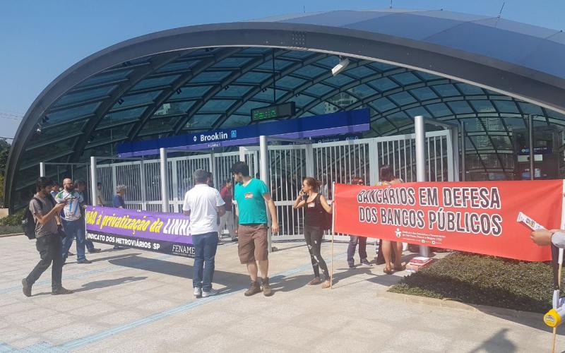Bancários e metroviários juntos em defesa do patrimônio público Foto: Seeb-SP