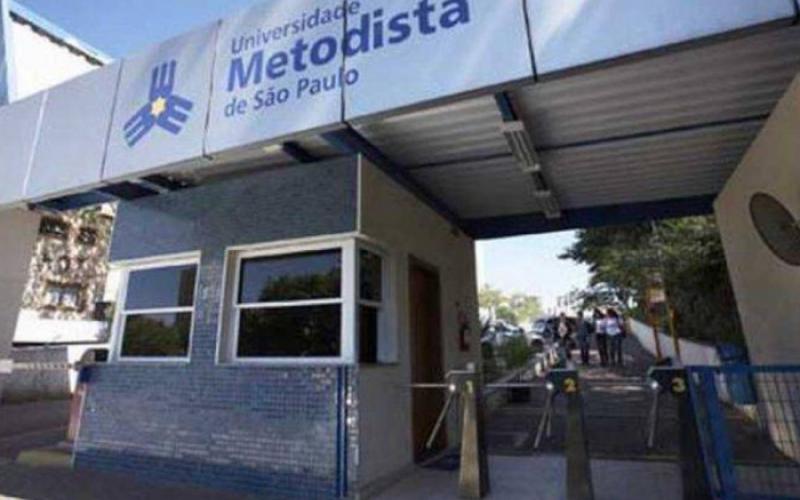 Em assembleia, professores e funcionários tiraram calendário de mobilização contra os atrasos da Metodista Foto: Reprodução