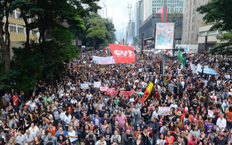 Mobilização do dia 15 de maio, contra o corte na verba da Educação levou milhares de estudantes às ruas contra Bolsonaro Foto: Jordana Machado