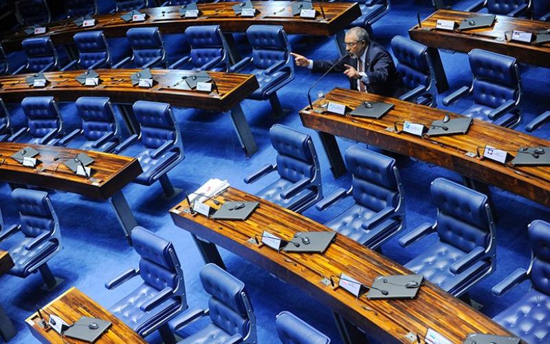 Paim: "O governo fez de conta que apresentou uma MP e deixou caducar. Nós alertamos" Foto: Marcos Oliveira/Agência Senado