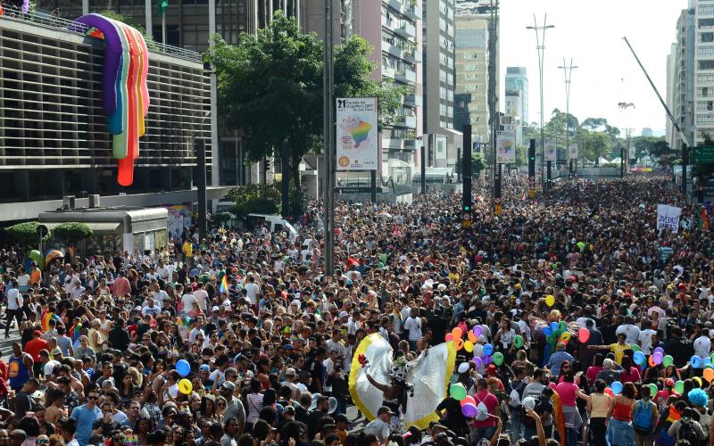 Paulista lotada na Parada do Orgulho LGBT, em 2017 Foto: Rovena Rosa / Agência Brasil