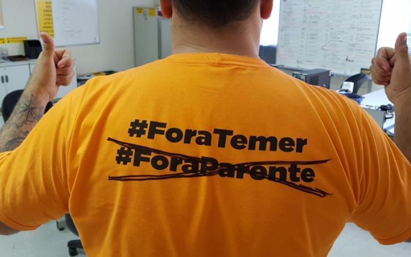 Petroleiros, que exigiram saída de Parente, comemoram Foto: Divulgação
