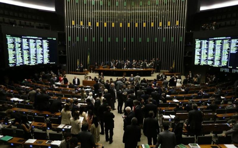 Uma PEC precisa ter, em ambos os turnos nas duas Casas, 3/5 dos votos dos parlamentares para ser aprovada Foto: Fabio Rodrigues Pozzebom/Agência Brasil