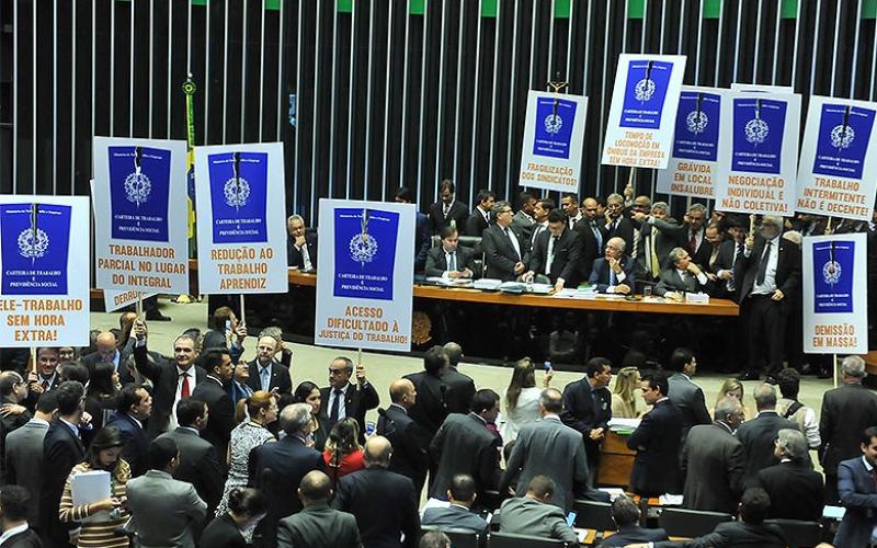 Texto da 'reforma' trabalhista atendeu lobby empresarial Foto: Câmara dos Deputados