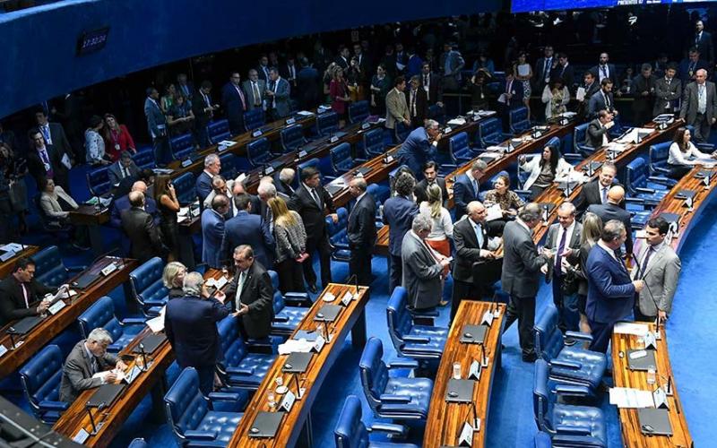 Plenário do Senado aprovou MP 881, sem trecho que liberava trabalho aos domingos e feriados, mas manteve suspensão da lei que proibia abertura de bancos aos sábados Foto: Roque de Sá/Agência Senado